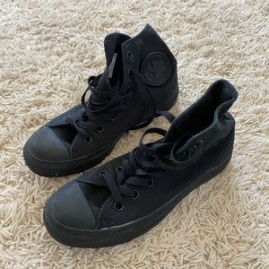Black high-top converse